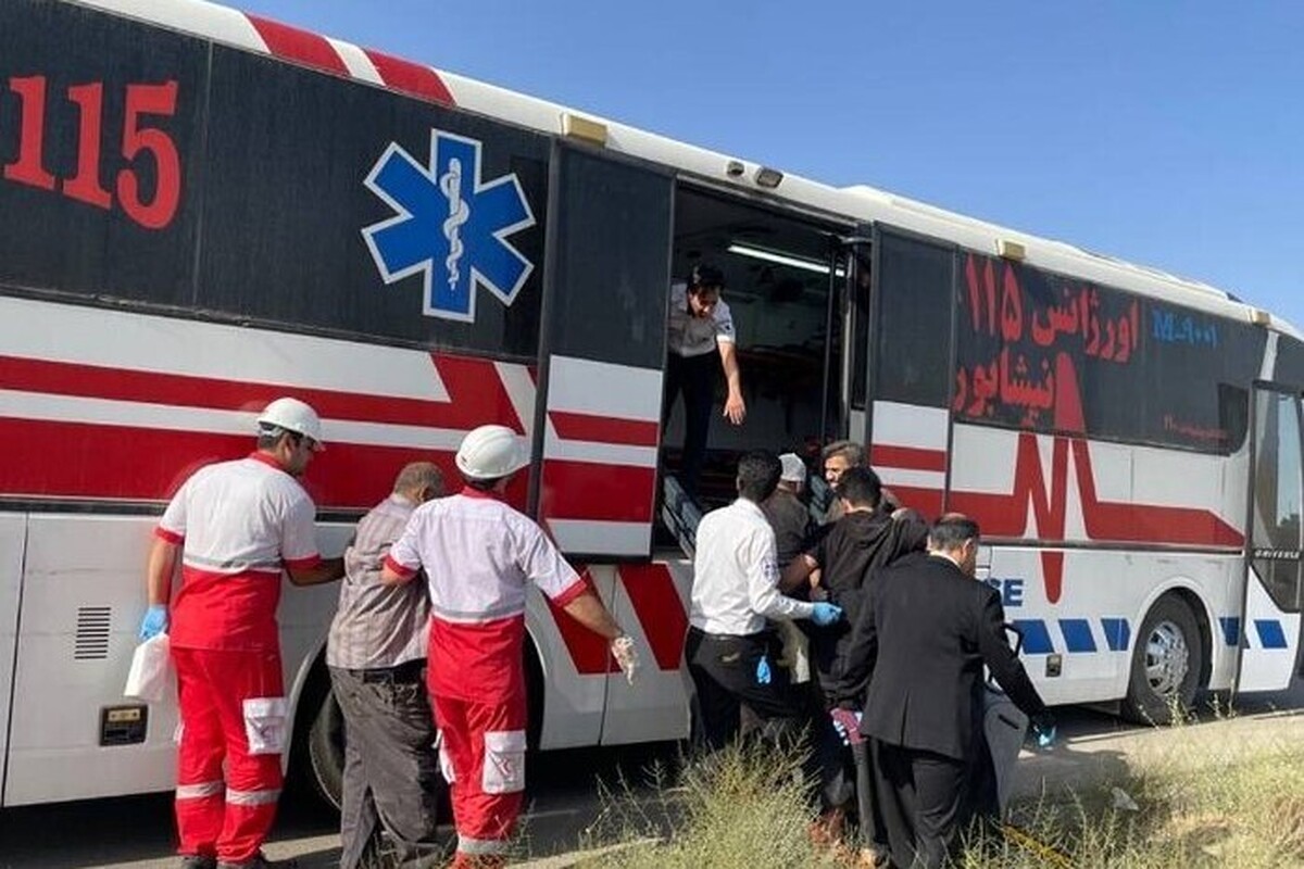 مصرع 4 زوار عراقيين وإصابة نحو 31 جريحاً بحادث سير في إيران (صور)