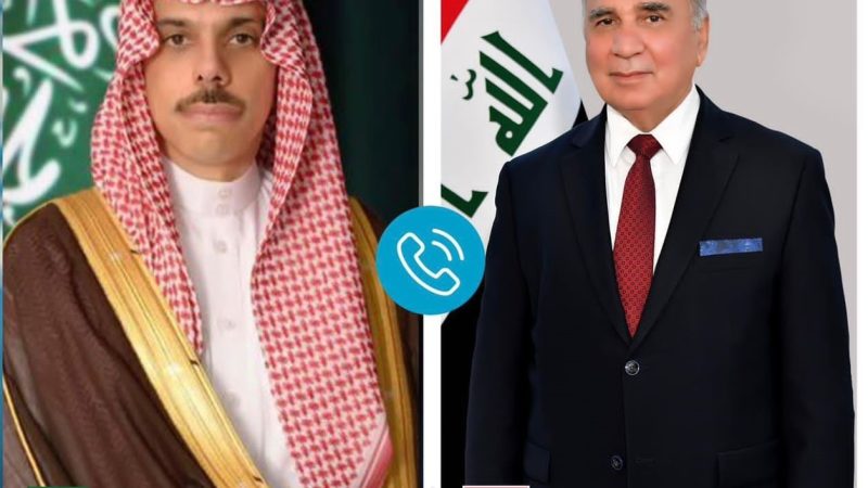 وزير الخارجية يبحث مع نظيره السعودي القضايا الإقليمية والدولية