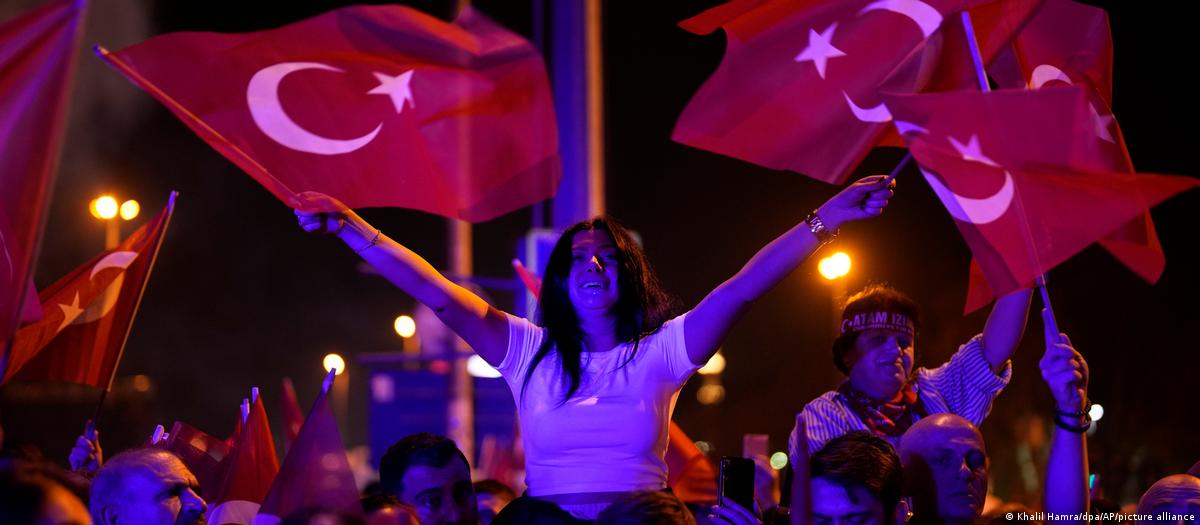 لأول مرة منذ 22 عاما.. ” المعارضة ” تكتسح تركيا على حساب حزب أردوغان