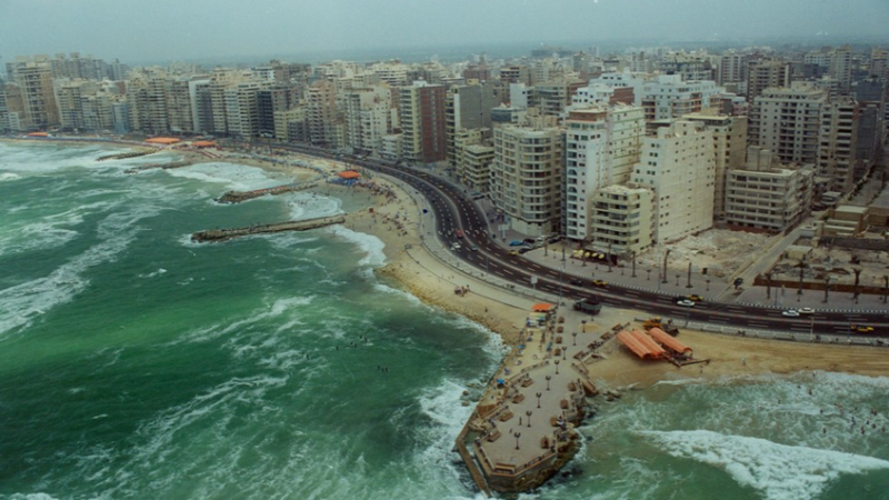 خبير مصري يرد على دراسة أمريكية تحذر من انهيار آلاف المباني في الإسكندرية