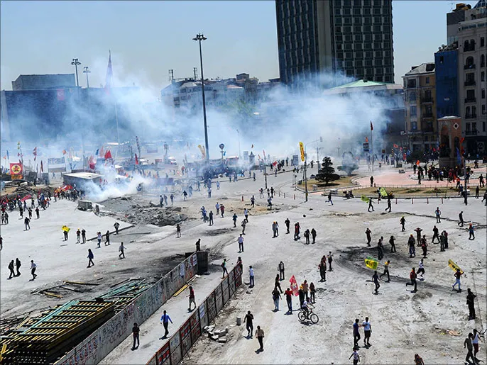 تصاعد الاحتجاجات في تركيا ومطالبات بإسقاط حكومة أردوغان